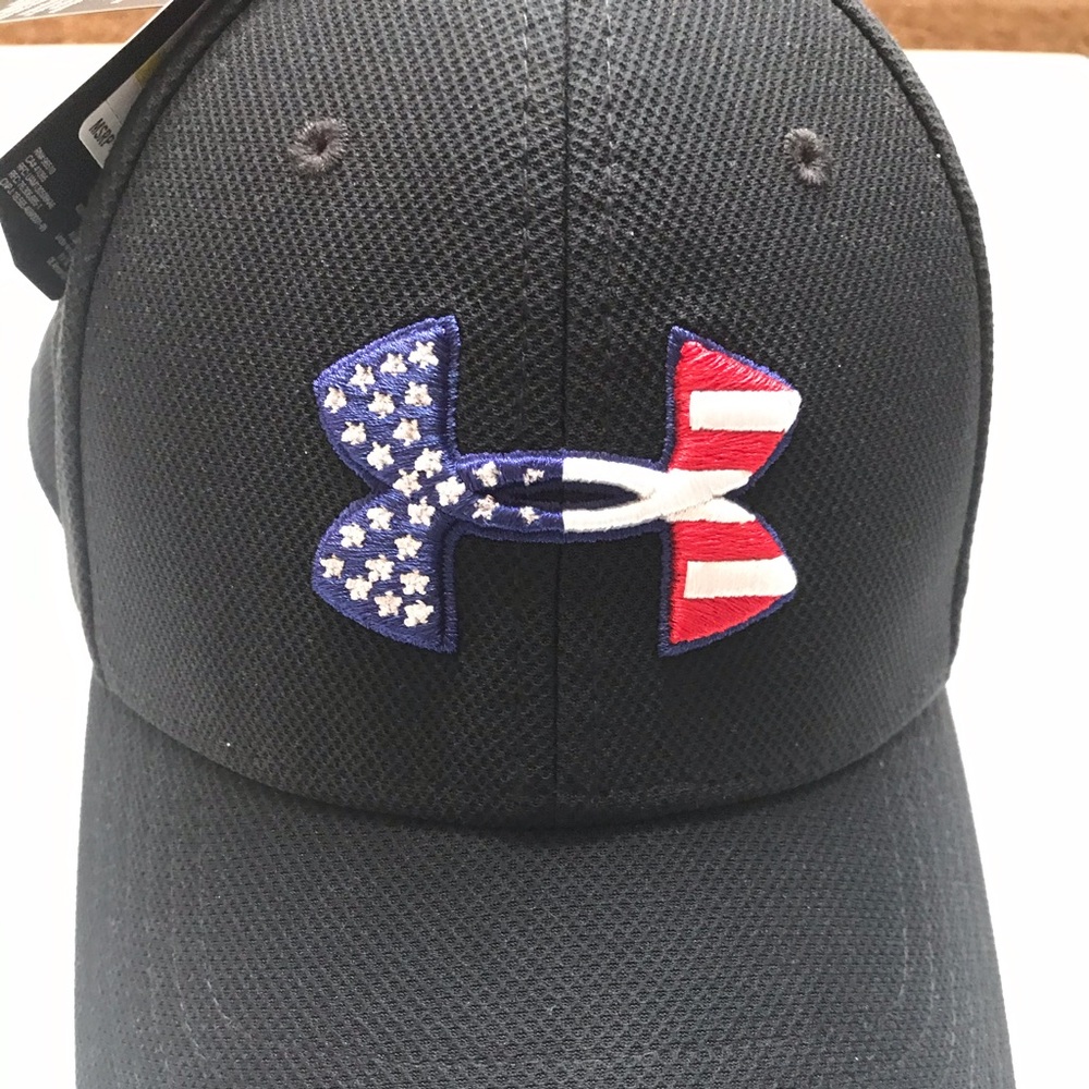NWT Mens M/L Under Armour Baseball Hat Black